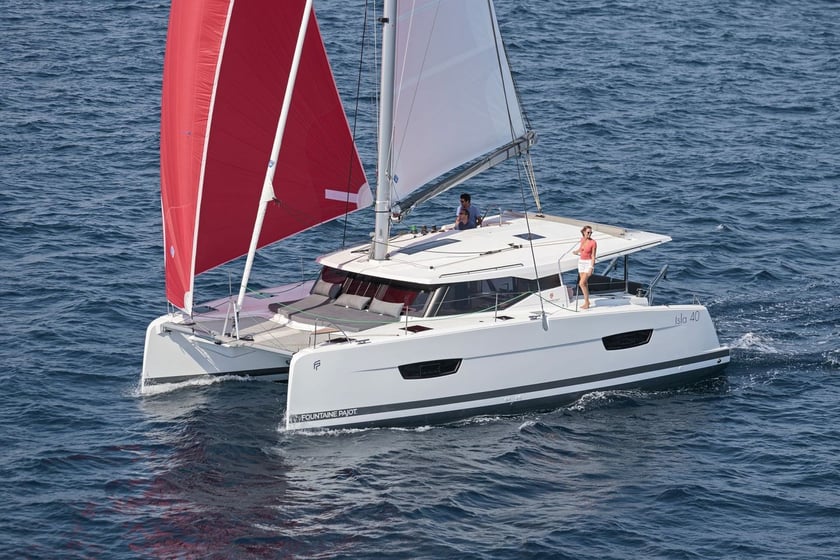 Lavrion Catamaran 5 cabin 8 berths 8 guests 11.73 m Listing Number: #17246 4