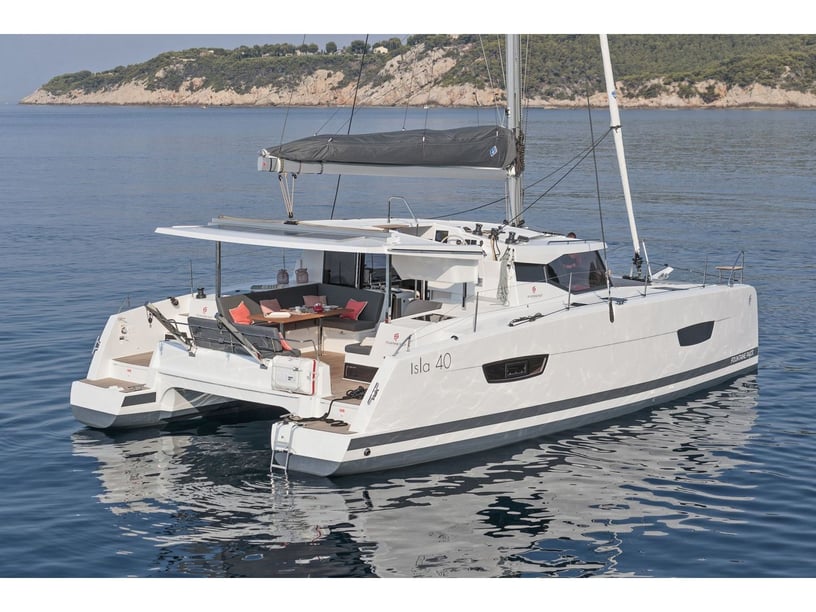 Lavrion Catamaran 5 cabin 8 berths 8 guests 11.73 m Listing Number: #17246