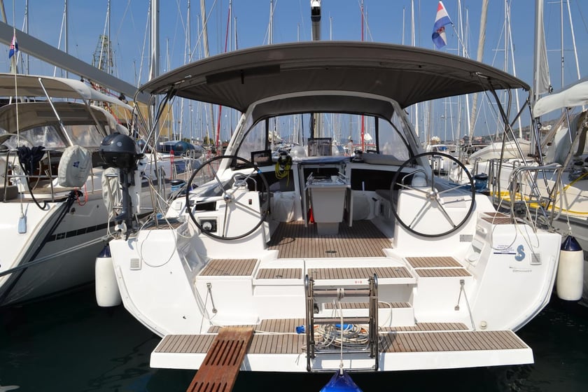 Punat Sailboat 5 cabin 11 berths 11 guests 14.6 m Listing Number: #17300 4