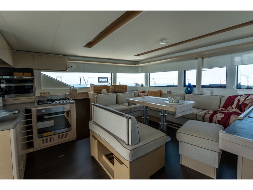 Castellammare del Golfo Catamarano cabina 4  cuccette 8  10  ospiti 15.35 m Numero dell'inserzione: #17309 2