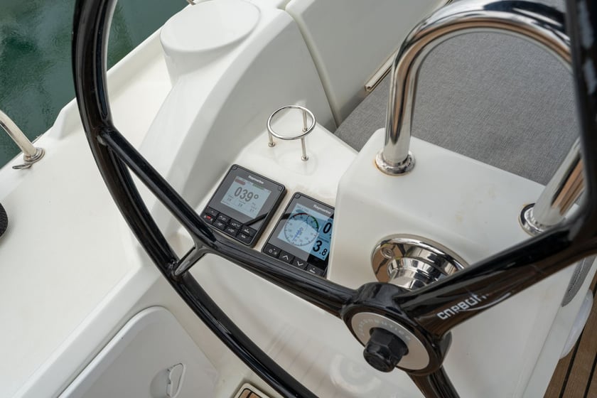 Salerno Yelkenli 3 kabin Konaklama 6 kişi Seyir 6 kişi 10.77 m İlan No: #17310 3