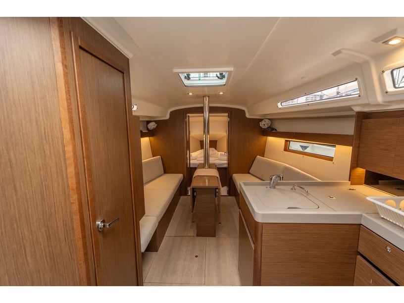 Salerno Yelkenli 3 kabin Konaklama 6 kişi Seyir 6 kişi 10.77 m İlan No: #17310 2