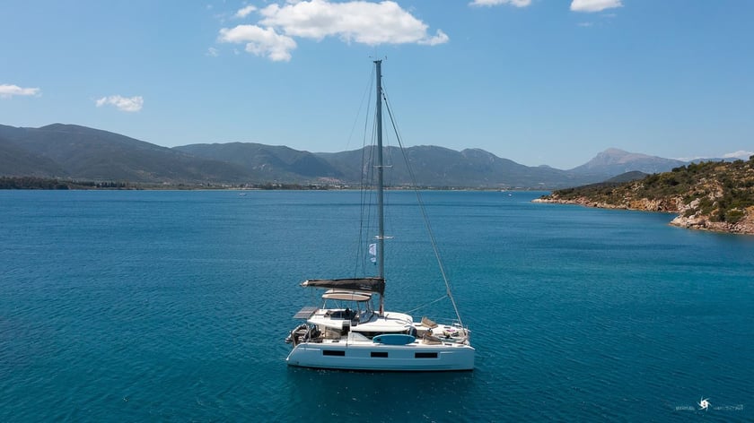 Lefkada Catamaran Cabine 6  10  slaapplaatsen 12  gasten 13.99 m Lijstnummer: #17312