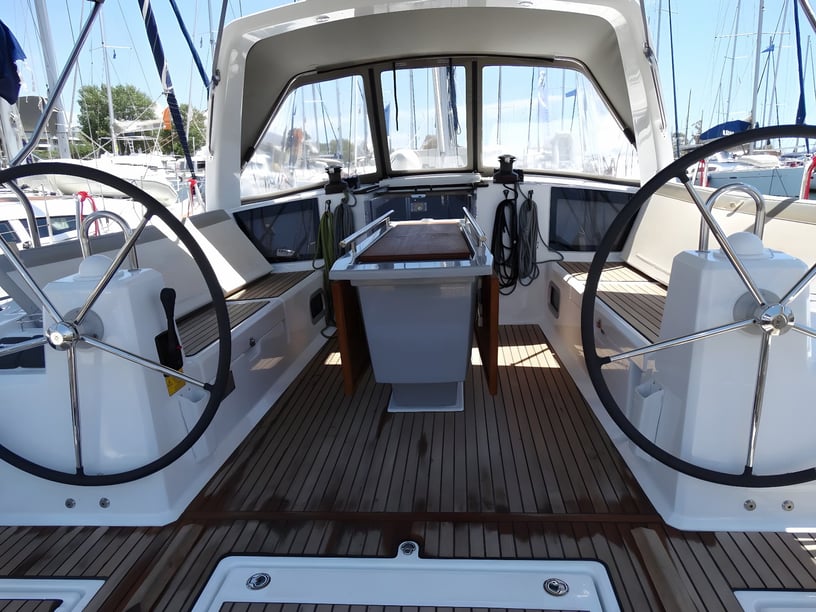 Athens Sailboat 3 cabin 8 berths 8 guests 12.43 m Listing Number: #17315 5