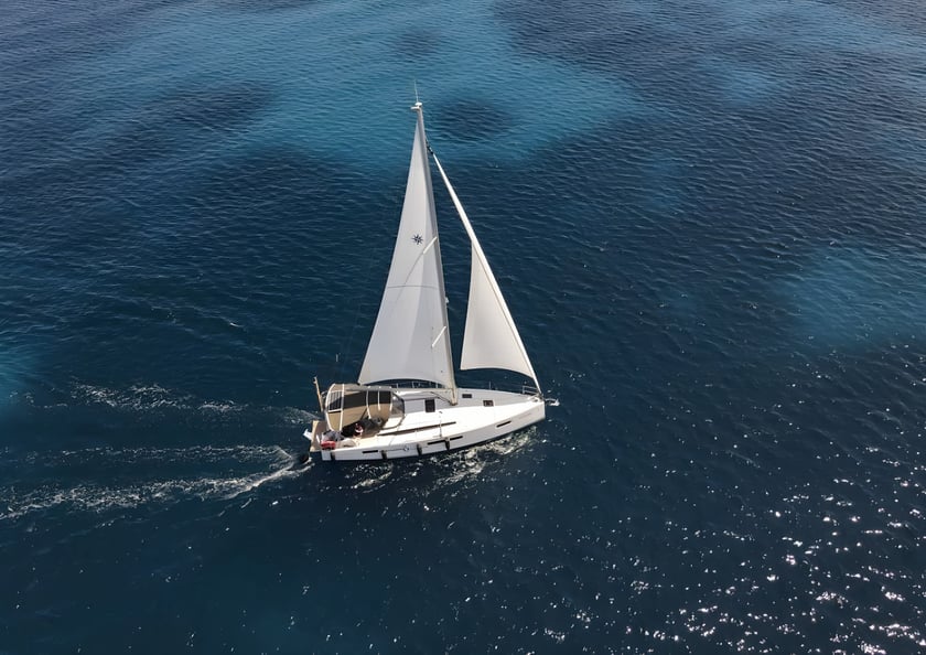 Gouvia Sailboat 3 cabin 8 berths 8 guests 12.35 m Listing Number: #17326 3