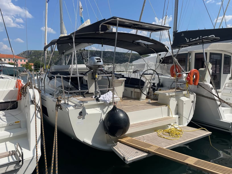 Skradin Sailboat 4 cabin 8 berths 8 guests 14.6 m Listing Number: #17335 3