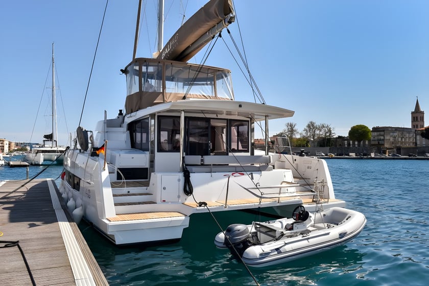 Zadar Catamaran 5 cabin 11 berths 11 guests 14.28 m Listing Number: #17339