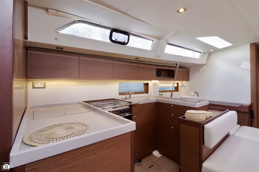 Puntone Segelboot 5 Kabine 13 Liegeplätze 13 Gäste 15.94 m Nummer des Inserats: #17342 5