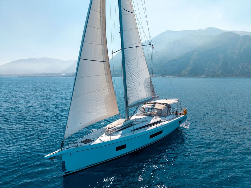 Castellammare di Stabia Zeilboot Cabine 5  13  slaapplaatsen 13  gasten 15.94 m Lijstnummer: #17343