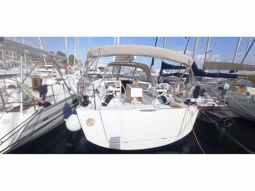 Palermo Zeilboot Cabine 3  6  slaapplaatsen 6  gasten 11.94 m Lijstnummer: #17365