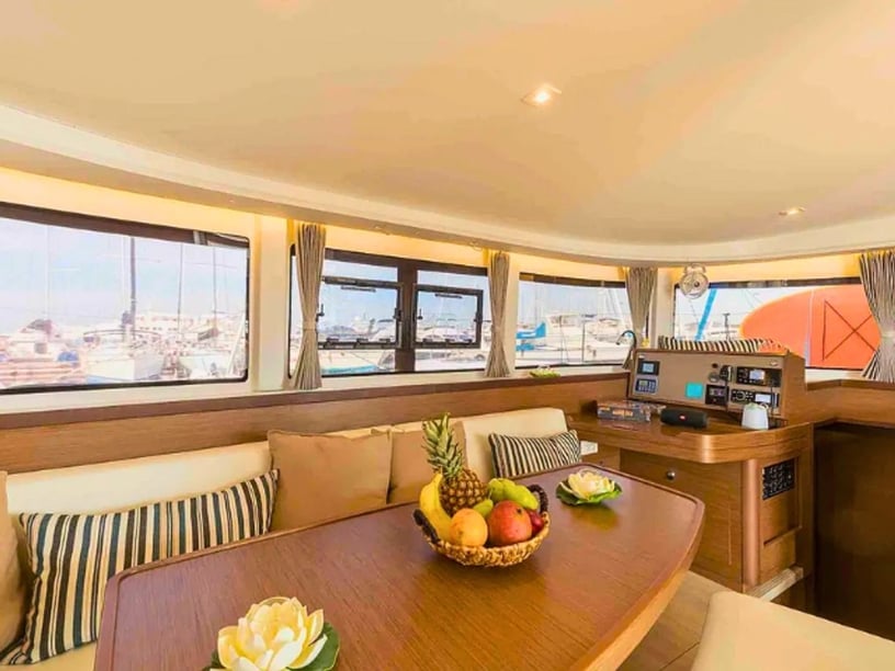 Paros Catamarán Cabina 4  10  literas 10  invitados 12.94 m Número de anuncio: #17387 2