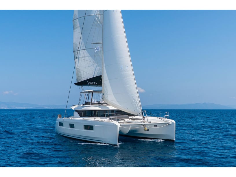 Kos Catamaran Cabine 6  Couchettes 12  Invités 12  13.99 m Numéro de l'annonce: #17390