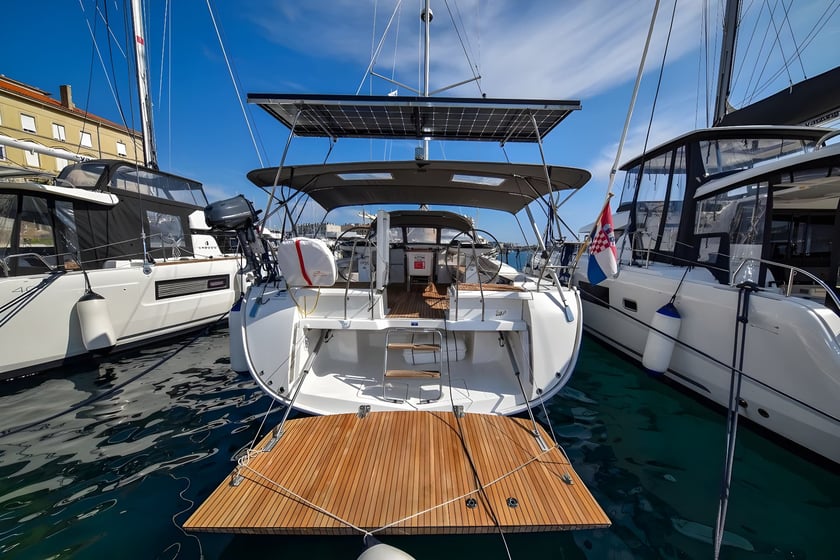 Zadar Sailboat 6 cabin 12 berths 12 guests 16.75 m Listing Number: #17396 3