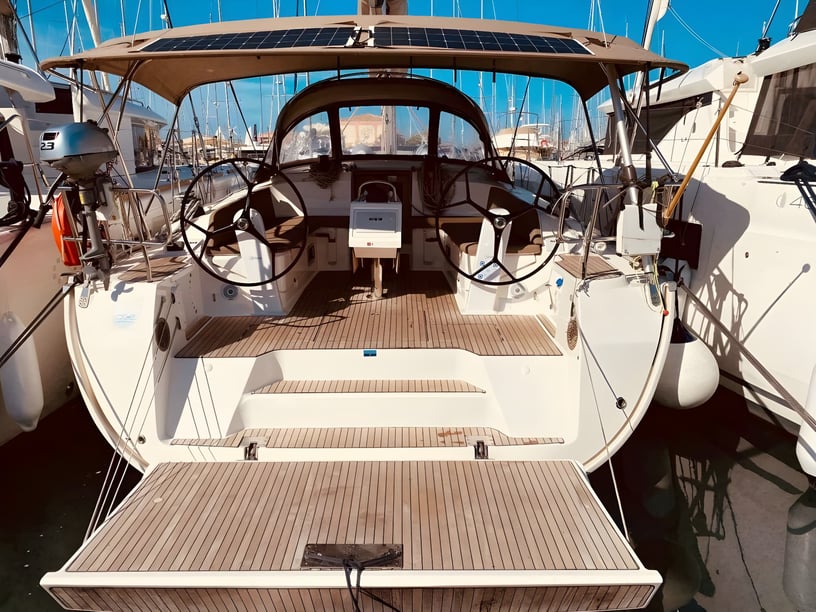 Lefkada Zeilboot Cabine 4  10  slaapplaatsen 10  gasten 14.32 m Lijstnummer: #17410