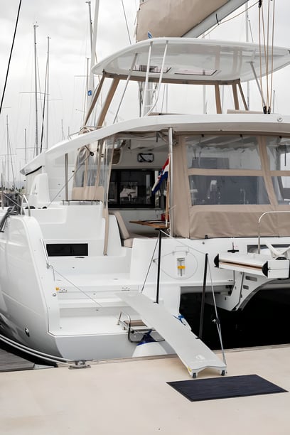 Sibenik Katamaran 6 Kabine 12 Liegeplätze 12 Gäste 13.99 m Nummer des Inserats: #17418 4