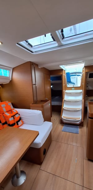 Trogir Velero Cabina 4  8  literas 8  invitados 13 m Número de anuncio: #17435 4