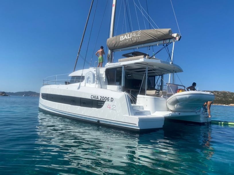 Golfo Aranci Catamarán Cabina 5  11  literas 11  invitados 12.85 m Número de anuncio: #17447