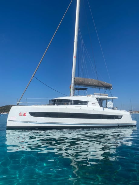 Golfo Aranci Catamaran Cabine 5  Couchettes 11  Invités 11  12.8 m Numéro de l'annonce: #17447 4