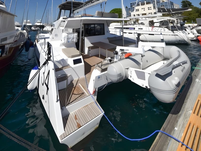 Zadar Catamaran 3 cabin 6 berths 6 guests 9.98 m Listing Number: #17449 5