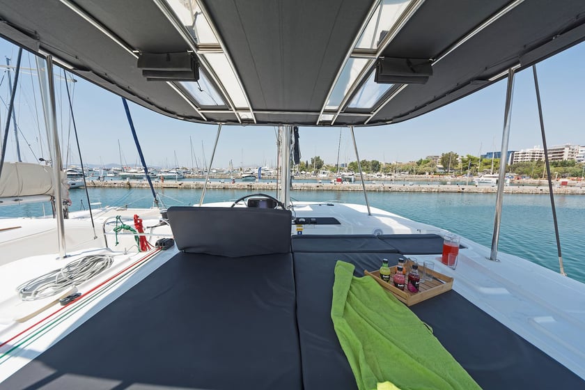 Athens Catamaran 6 cabin 12 berths 12 guests 13.99 m Listing Number: #17454 4