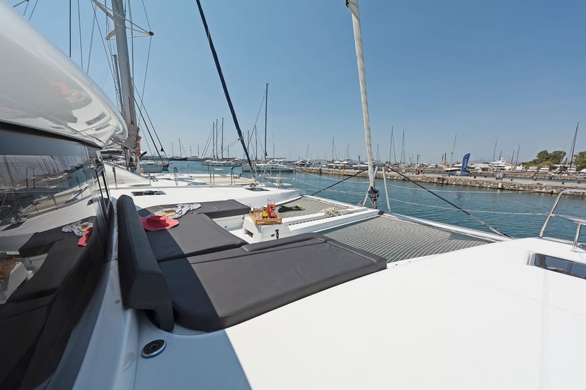 Athens Catamaran 6 cabin 12 berths 12 guests 13.99 m Listing Number: #17454 5