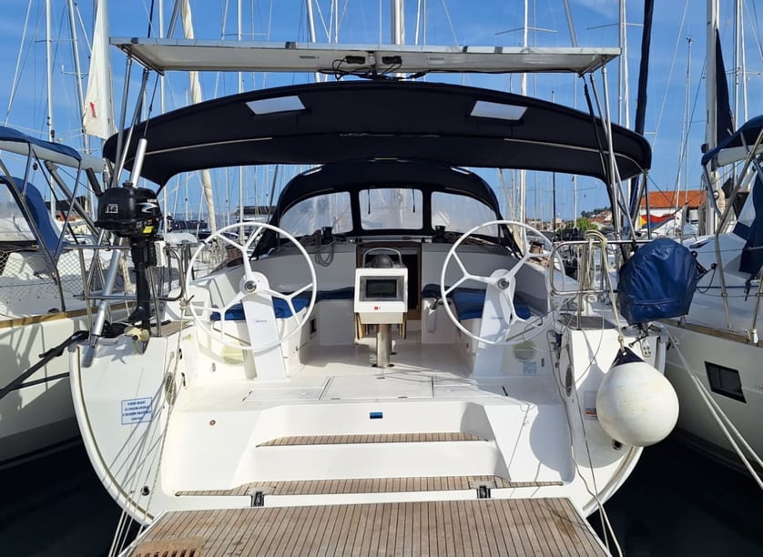 Trogir Sailboat 4 cabin 10 berths 10 guests 14.27 m Listing Number: #17460