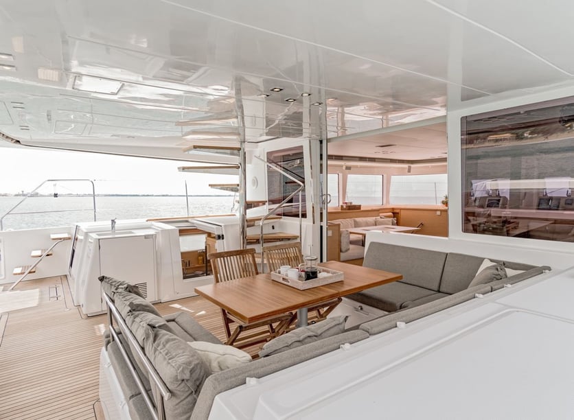 Sant Antoni de Portmany Catamaran 6 cabin 12 berths 10 guests 17.97 m Listing Number: #17464 3