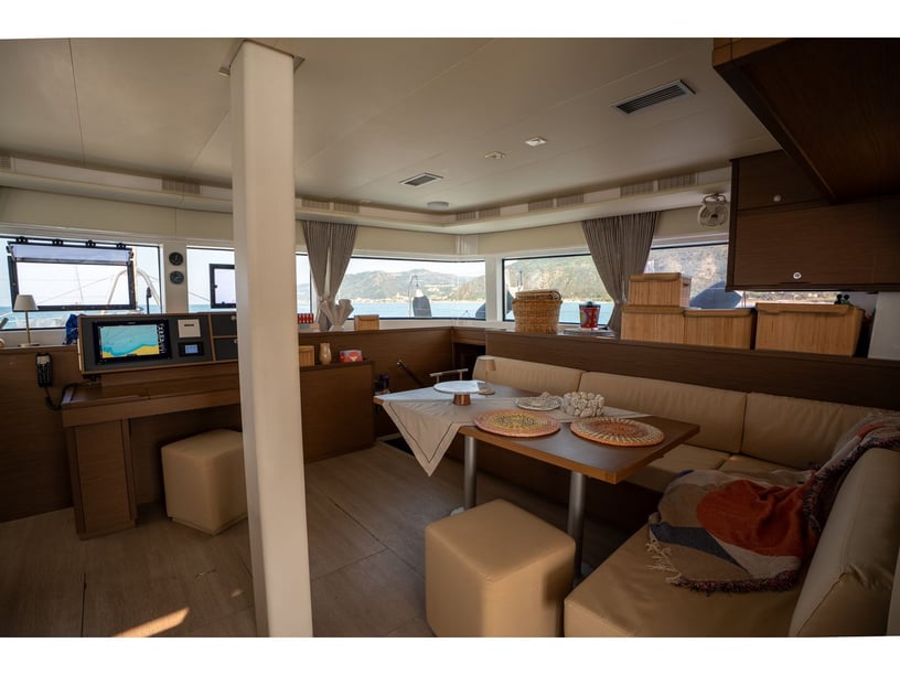 Olbia Catamarán Cabina 4  8  literas 12  invitados 15.85 m Número de anuncio: #17489 2