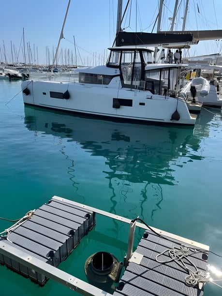 Capo d'Orlando Catamaran Cabine 5  10  slaapplaatsen 10  gasten 12.94 m Lijstnummer: #17497