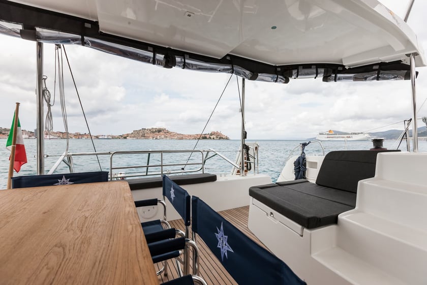 Capo d'Orlando Catamaran Cabine 5  10  slaapplaatsen 10  gasten 12.94 m Lijstnummer: #17497 4