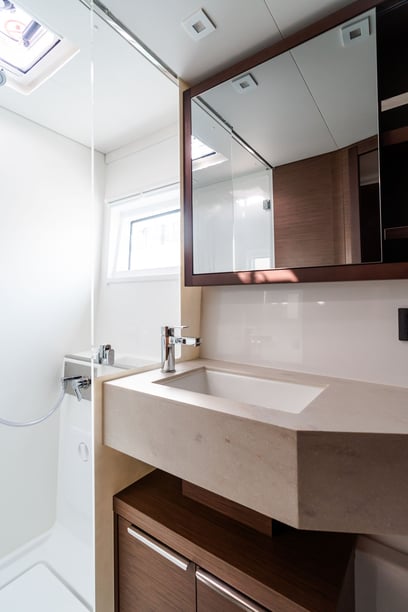 Capo d'Orlando Katamaran 4 Kabine 8 Liegeplätze 12 Gäste 13.99 m Nummer des Inserats: #17498 3