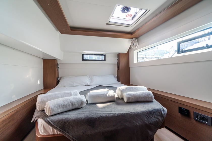 Capo d'Orlando Katamaran 4 Kabine 8 Liegeplätze 12 Gäste 13.99 m Nummer des Inserats: #17498 5