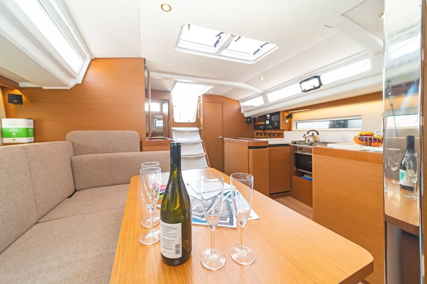 Volos Sailboat 4 cabin 8 berths 8 guests 13.39 m Listing Number: #17506 5