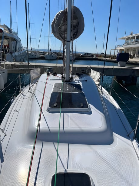 Split Sailboat 1 cabin 3 berths 3 guests 7.99 m Listing Number: #17515 4