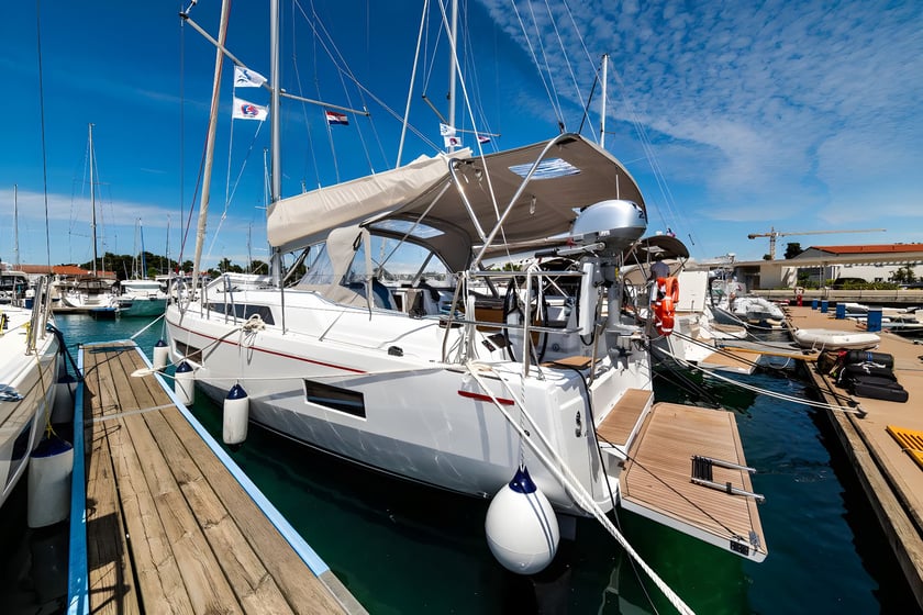 Zadar Sailboat 4 cabin 10 berths 10 guests 12.87 m Listing Number: #17533 5