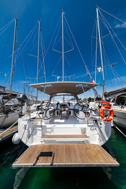 Zadar Sailboat 4 cabin 10 berths 10 guests 12.87 m Listing Number: #17533 4