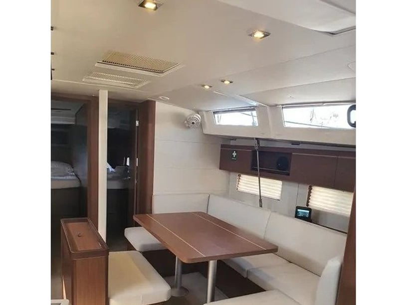 Volos Yelkenli 5 kabin Konaklama 10 kişi Seyir 12 kişi 14.6 m İlan No: #17534 2