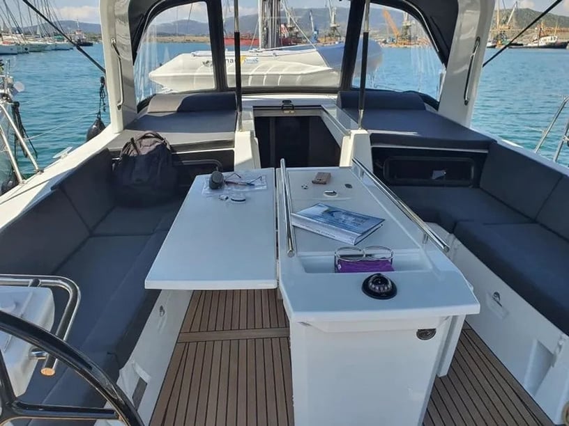 Volos Yelkenli 5 kabin Konaklama 10 kişi Seyir 12 kişi 14.6 m İlan No: #17534 5