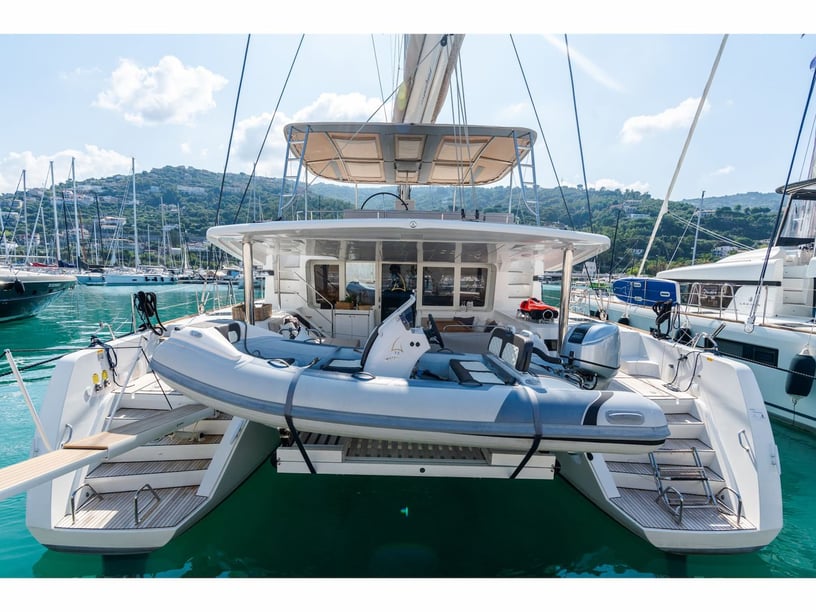 Capo d'Orlando Catamaran Cabine 5  10  slaapplaatsen 10  gasten 15.85 m Lijstnummer: #17535