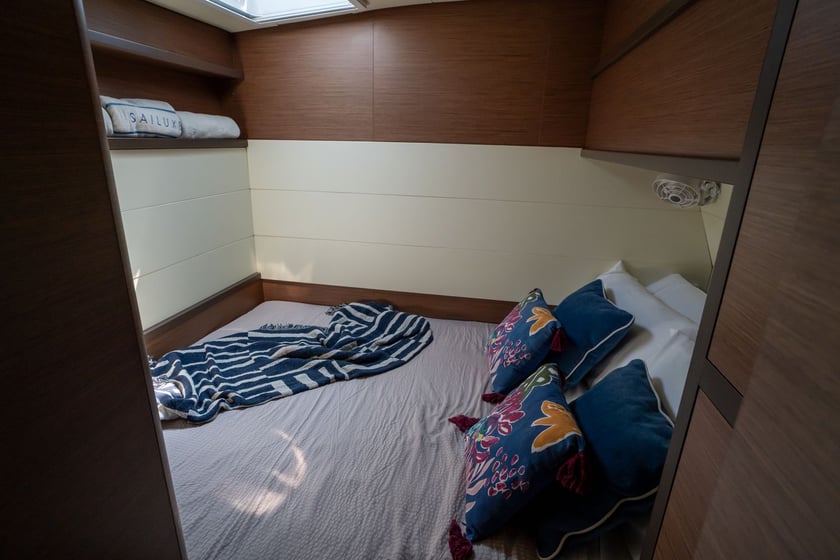 Capo d'Orlando Catamaran Cabine 5  10  slaapplaatsen 10  gasten 15.85 m Lijstnummer: #17535 4