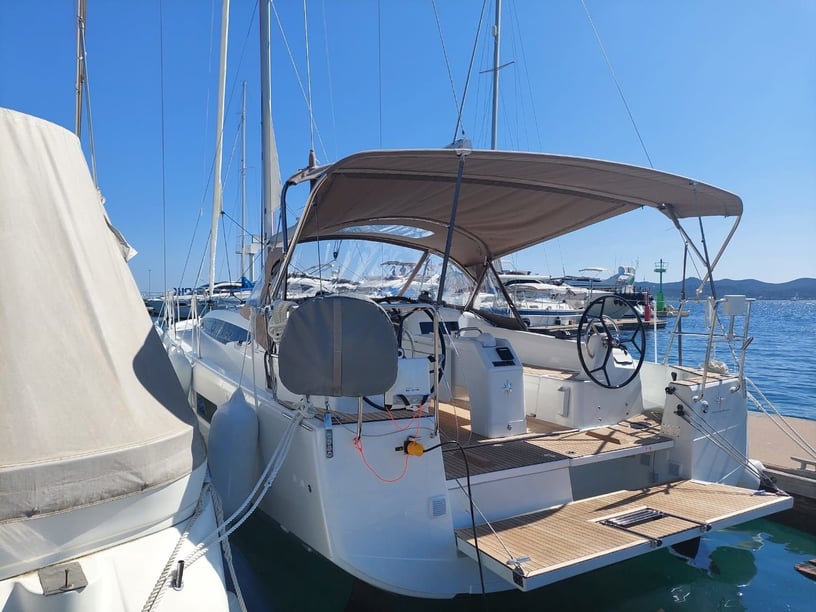 Zadar Sailboat 3 cabin 8 berths 8 guests 12.35 m Listing Number: #17546 4