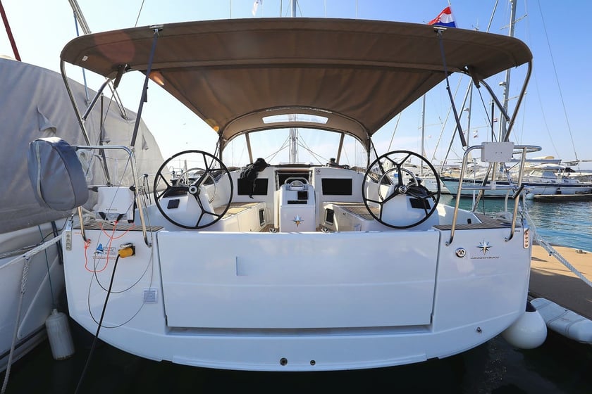 Zadar Sailboat 3 cabin 8 berths 8 guests 12.35 m Listing Number: #17546