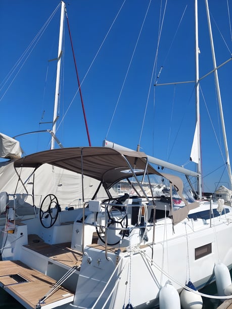 Zadar Sailboat 3 cabin 8 berths 8 guests 12.35 m Listing Number: #17546 5