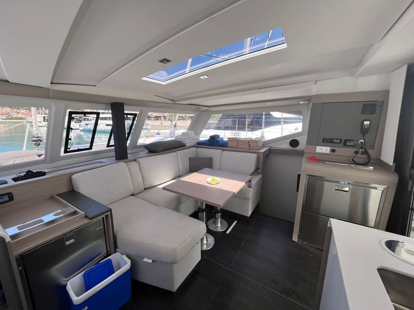 Dubrovnik Catamaran 4 cabin 8 berths 8 guests 11.73 m Listing Number: #17551 2