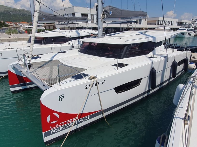 Dubrovnik Catamaran 4 cabin 8 berths 8 guests 11.73 m Listing Number: #17551