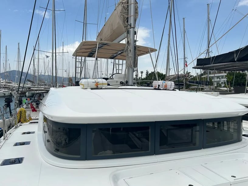 Marmaris Catamaran Cabine 6  Couchettes 12  Invités 12  14.75 m Numéro de l'annonce: #17553 2