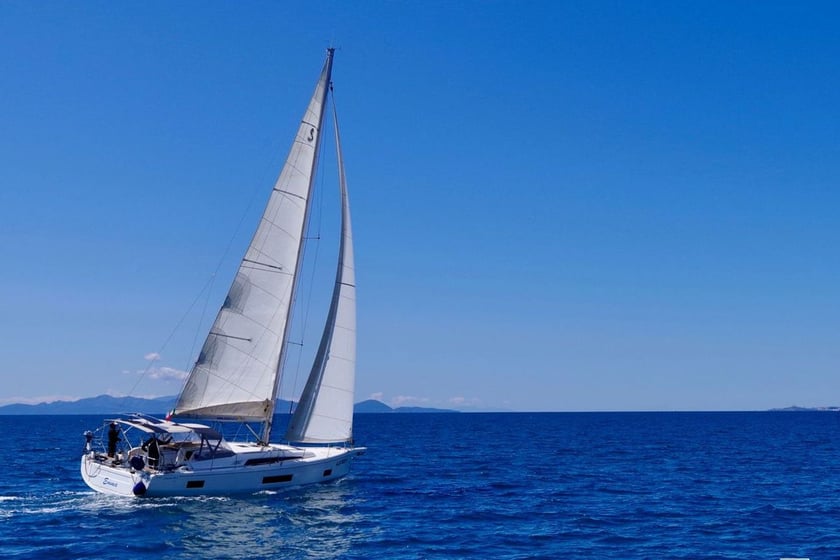 Puntone Velero Cabina 5  12  literas 12  invitados 14.6 m Número de anuncio: #17555