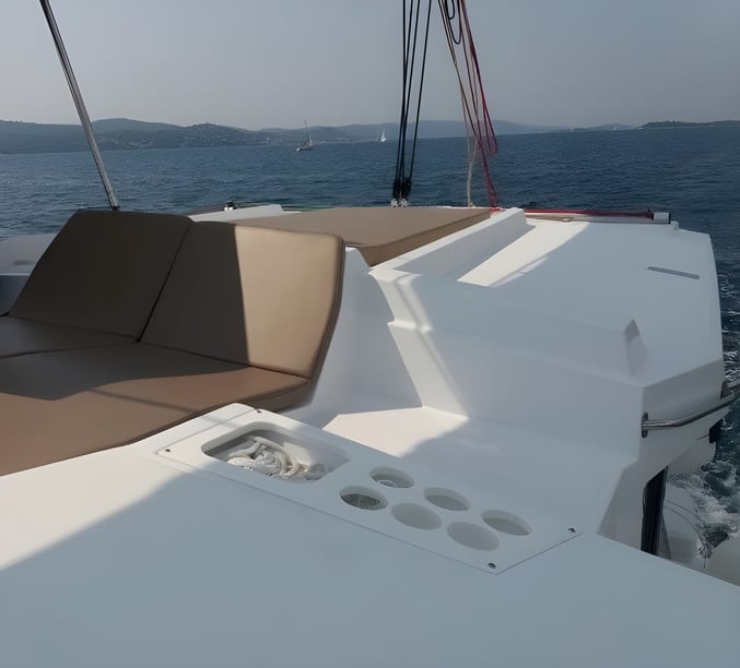 Biograd Catamaran Cabine 4  Couchettes 10  Invités 10  12.37 m Numéro de l'annonce: #17568 5