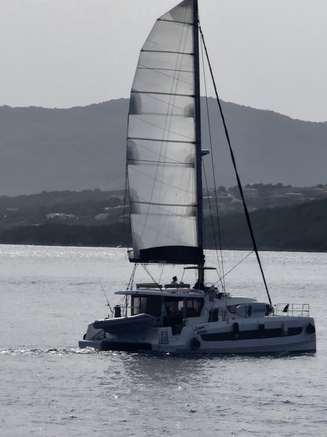 Golfo Aranci Catamarán Cabina 3  8  literas 8  invitados 12.85 m Número de anuncio: #17589 3