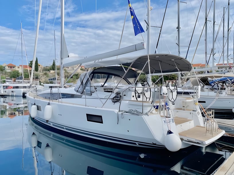 Šibenik Sailboat 3 cabin 8 berths 8 guests 15.38 m Listing Number: #17591 2